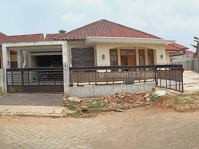 Rumah Halaman Luas Di Banjarwijaya Tangerang Selatan