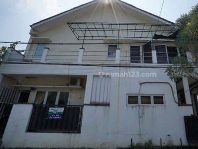 Rumah Mewah Hook Spek Rumah Bagus di Serpong, Siap Huni Sudah Renovasi di Pusat Serpong J18400