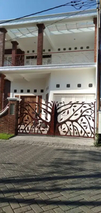 Bukit palma, Citraland, Surabaya barat. rumah 2 lantai second