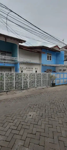 Di Jual Rumah Besar 2 Lantai, Pinggir Jalan Utama, Kayuringin Bekasi
