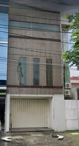 Dijual Ruko 3 Lantai di Jl.Bangka