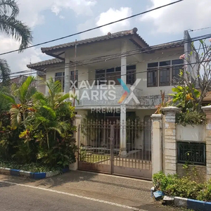 DIJUAL RUMAH 2 LANTAI DI RAYA TIDAR MALANG SIAP PAKAI