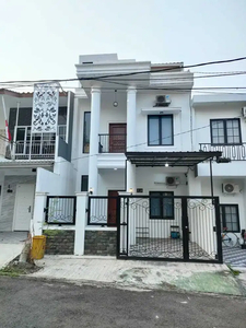 Dijual rumah di tts sentul city