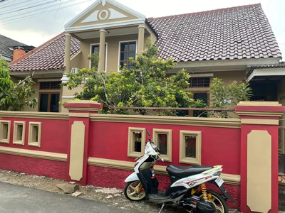 Dijual rumah lokasi strategis siap huni di Jakarta Timur