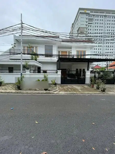 Dijual Rumah Mewah Modern Minimalis 2 Lantai Siap Huni Lokasi Strategi