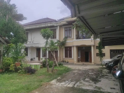 Dijual Rumah Town house Gandeng 4 Rumah