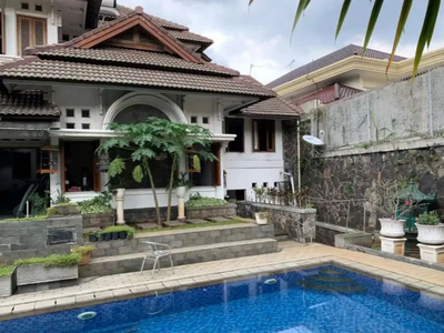 Harus Terjual Rumah Besar 10 menit ke Patung Pancoran, Jakarta Selatan