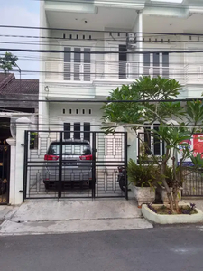 jual murah rumah akses jalan dua mobil di duren sawit Jakarta Timur
