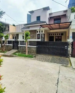 Rumah 1,5 lantai dijual di Pekayon dekat Galaxy Jakasetia Bekasi Barat
