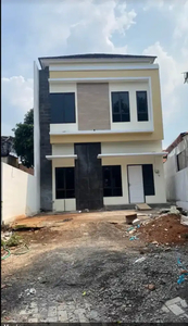 Rumah 2 lantai harga bersahabat di jangli dekat pusat kota