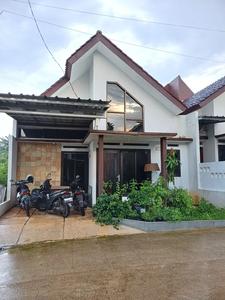 Rumah di mampang indah 2 depok