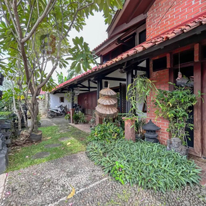 Rumah Etnik Klasik Tanah Luas Ciputat dekat Bintaro MRT Lebak Bulus