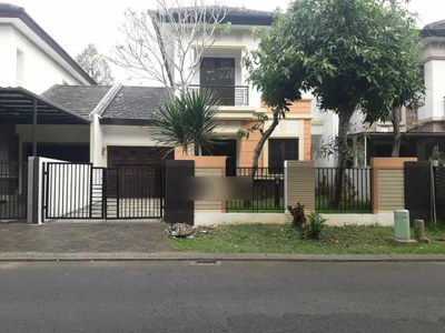 Rumah Luas Asri Pinggir Jalan Utama DE LATINOS BSD CITY Tangsel
