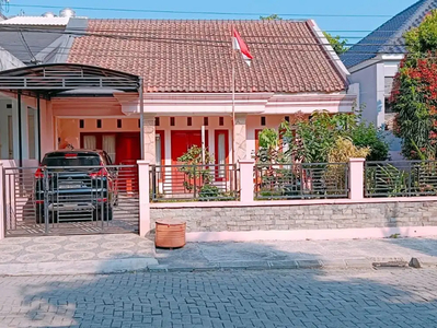 Rumah Luas Modern di Taman Sari Persada dekat Gerbang Tol KPR J-18273