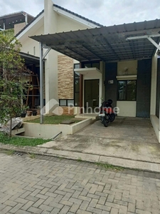 Disewakan Rumah Di Cluster Ebony di Harapan Indah Rp27 Juta/bulan | Pinhome