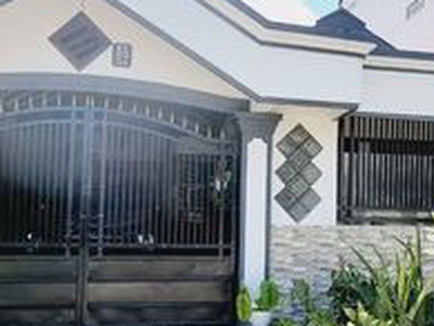 Rumah Deltasari Indah, Selatan Surabaya, Dekat RS Mitra Keluarga, Bebas Banjir
