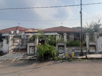 Rumah Hook Darmo Permai Utara Surabaya 1,5 Lantai