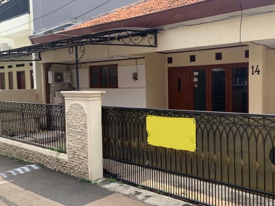 Dijual Rumah Klasik Lokasi Strategis Jakarta Selatan Tebet