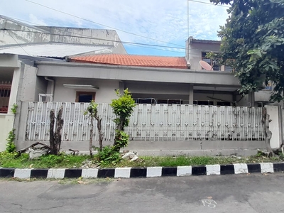 Rumah Luas Hook Darmo Permai Timur Surabaya 2 Lantai