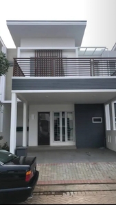 Rumah Baru SHM, Bagus, Rapi ada balkon, dalam Cluster Discovery, di Bintaro Jaya sektor 9.