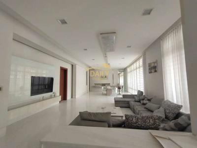 Dijual Villa Komplek Cemara Asri Jl. SEROJA Medan Uk.20x25, 2 tkt, Lux