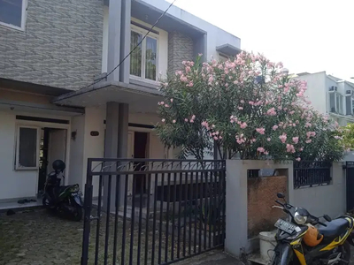 Di jual cepat rumah bagus 2lt minimalis modrn