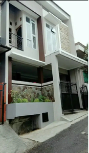 Di Jual rumah Baru bergaya Modern Minimalis 3 Lantai harga 1 Lantai