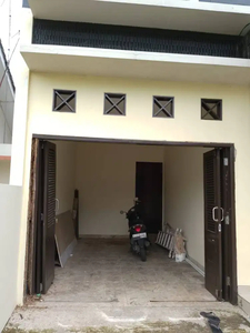 Dijual Cepat Rumah Tinggal 2 Lantai di Perumahan Mutiara Sanggraha