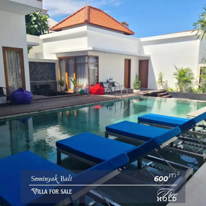 dijual cepat villa mewah Seminyak Bali