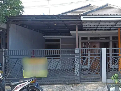 Dijual rumah di komplek cisaranten