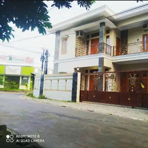 Dijual Rumah Full Furnished Dalam Komplek Area Lempongsari Hyatt