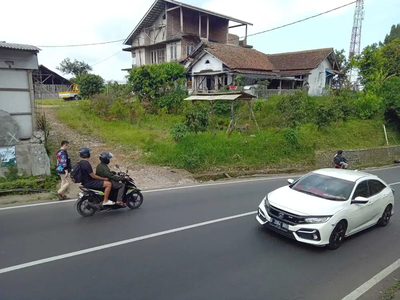 Dijual villa rumah di jalan raya Tangkuban Parahu Cikole Lembang