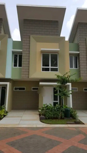 Disewakan Rumah Arcadia kosongan gading serpong