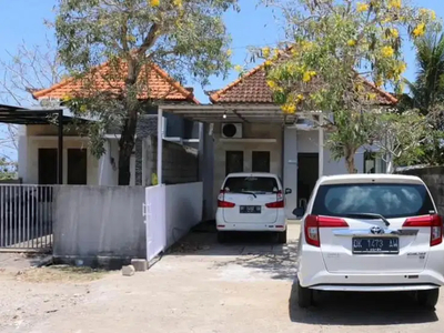 Rumah dekat Pantai Gunung Payung