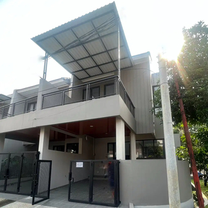 Rumah Hook Baru Modern Industrial Villa melati Mas