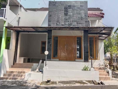 Rumah Hook Dalam Perumahan Cluster Di Banyumanik Semarang