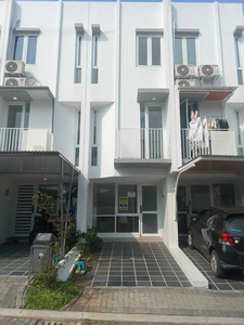 Rumah minimalis disewa fully furnish split level di myza bsd tangerang