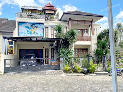 Rumah Villa 3 Lantai Bagus Furnished Di Villa Batu Residence, Kota Bat