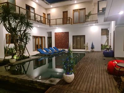 Villa Luxury Lantai 2 Lingkungan Villa Di Batubelig Kerobokan Bali