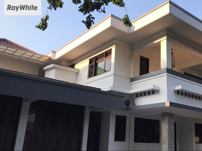 Dijual FOR SALE Rumah baru 2 Lantai strategis menteng Jakarta Pus