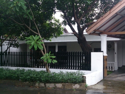 Dijual Rumah di Kompleks Pertamina Pondok Ranji, Ciputat Timur, T