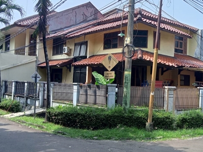 Dijual Rumah Hitung Tanah dan Lokasi Strategis @Bintaro