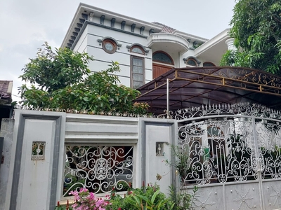 Dijual Rumah Klasik dan Homey di Petukangan, Jakarta Selatan