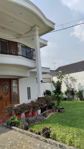 Dijual Rumah Mewah Siap Huni dengan Halaman Luas dekat MRT Lebak