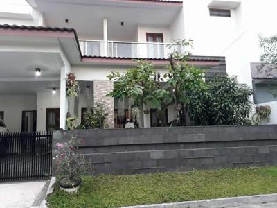 Dijual rumah 2 lantai LT 300M², Luas bngnan 500M², Include furniture