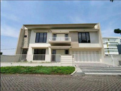 Dijual Rumah New Gress Pakuwon Indah Cluster Imperial Golf Surabaya