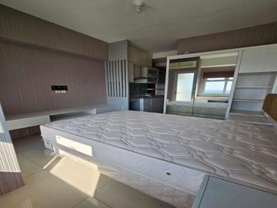 disewakan apartemen Gunawangsa merr studio furnished baru Gress