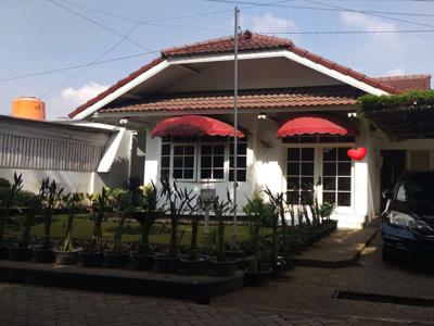Disewakan Rumah Vintage Pusat Kota di Sayap Cihampelas Bandung