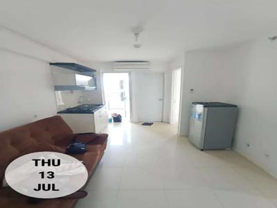 DISEWAKAN TAHUNAN MURAH UNIT ATAS MALL BASSURA CITY SEMI FURNISH 2BR