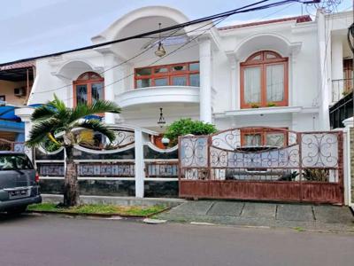 Rumah Bagus di Bintaro jaya siap huni dkt Mal,Stasiun,gerdang Tol